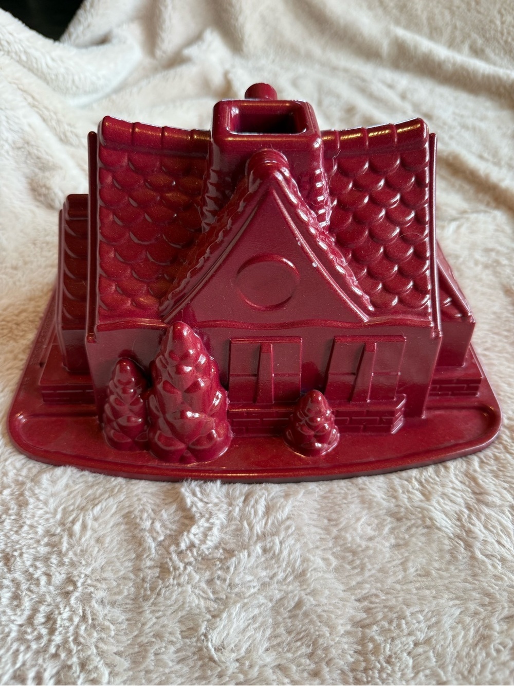 NordicWare Gingerbread House Bundt Pan